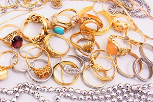 リング、ネックレスなどの画像